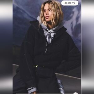 Free people movement Mountain high half zip black Fleece Pullover. NWOT.  Large.